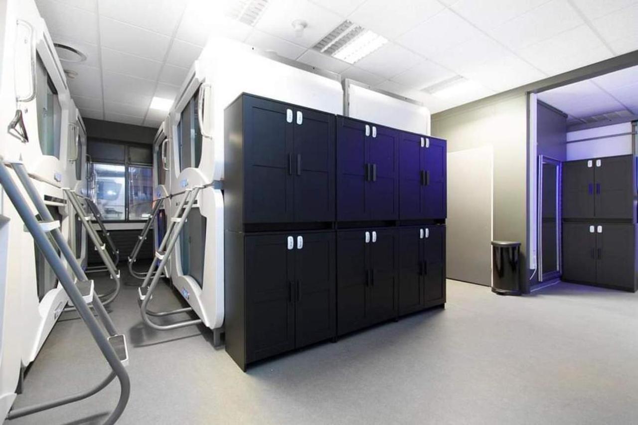 Capsule Bed 24-Bed Mixed Dormitory Room