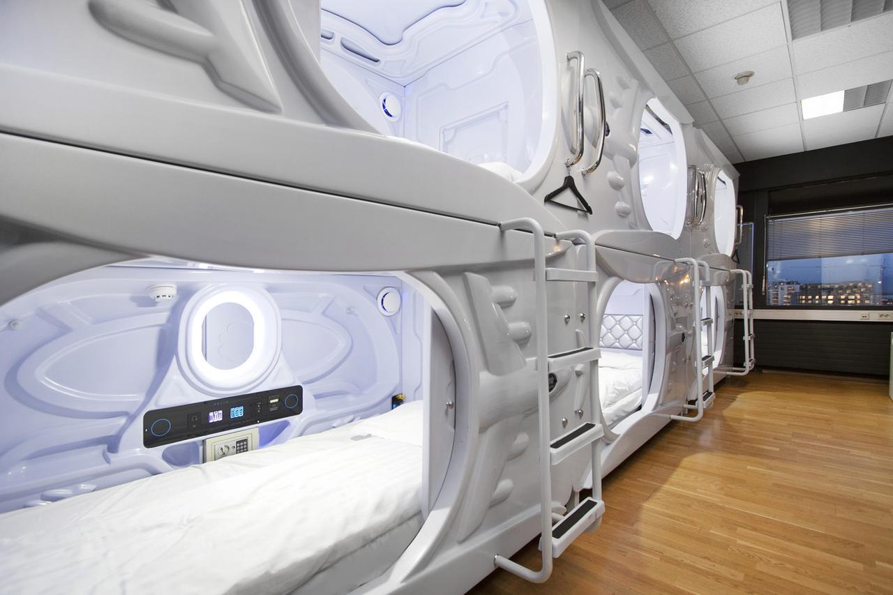 Capsule Bed 6-Bed Female Dormitory Room