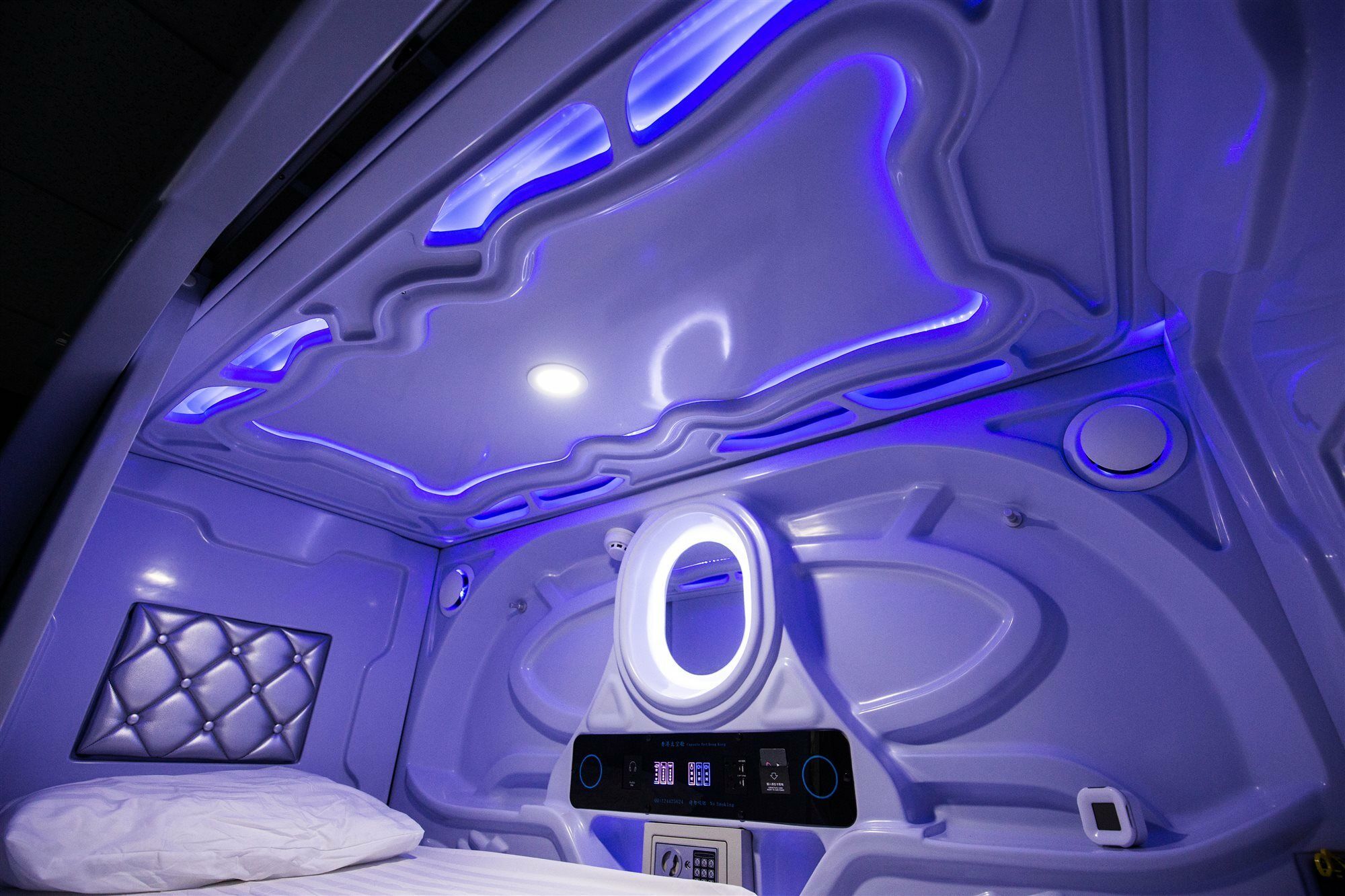 Capsule Bed 6-Bed Female Dormitory Room